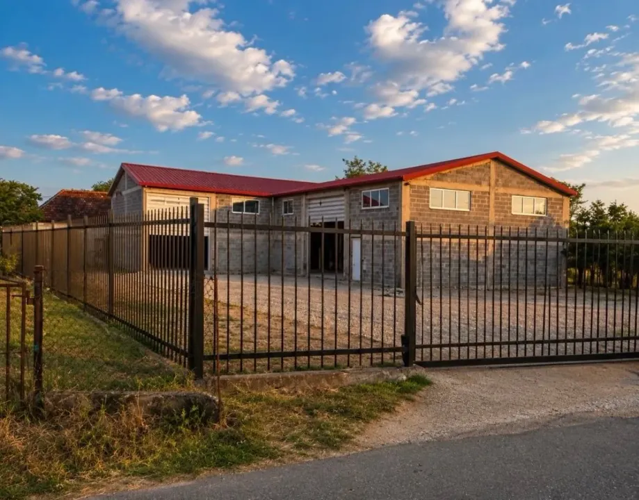 Rent, office space, 350m², Zeta, Podgorica