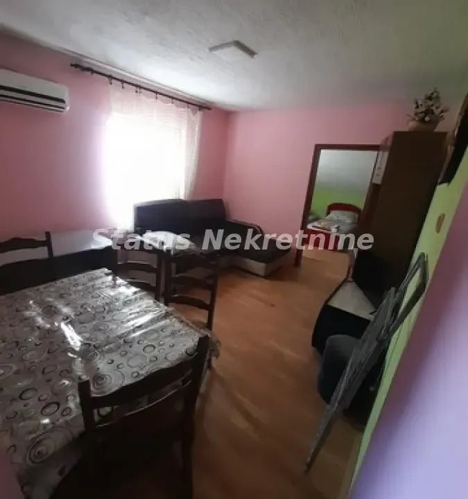 Izdavanje, trosoban stan, 50m², Petrovaradin, Novi Sad