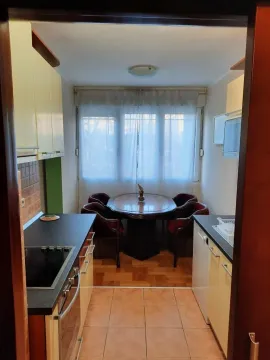 Izdavanje, dvosoban stan, 70m², Centar, Podgorica - image 4