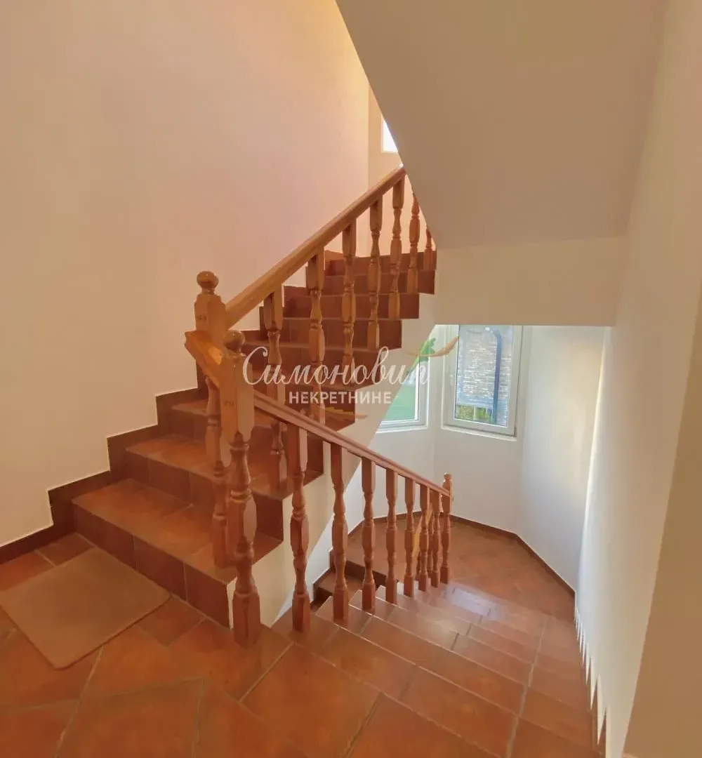 Sale, house, 540m², Jajinci, Voždovac Sve Podlokacije