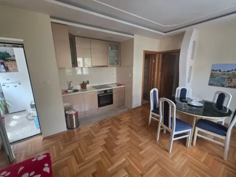 Rent, two bedroom apartment, 68m², Centar, Podgorica - image 3