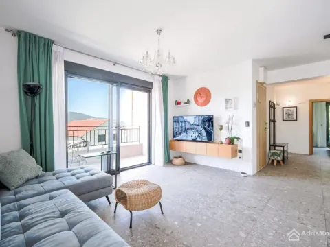 Sale, three bedroom apartment, 77m², Centar, Tivat