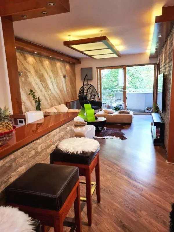 Prodaja, trosoban stan, 97m², Medijana, Niš