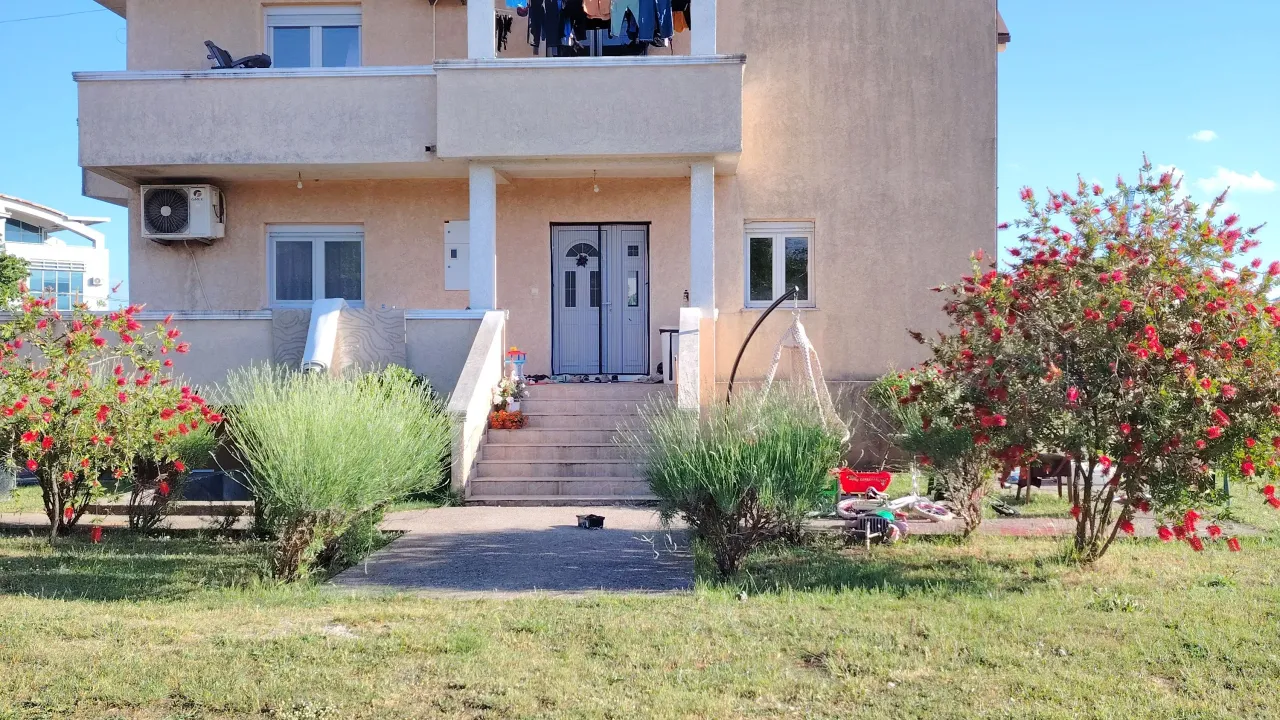 Sale, house, 313m², Donja Gorica, Podgorica