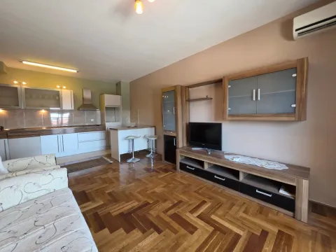 Sale, two bedroom apartment, 65m², Podgorica, Crna Gora - image 1