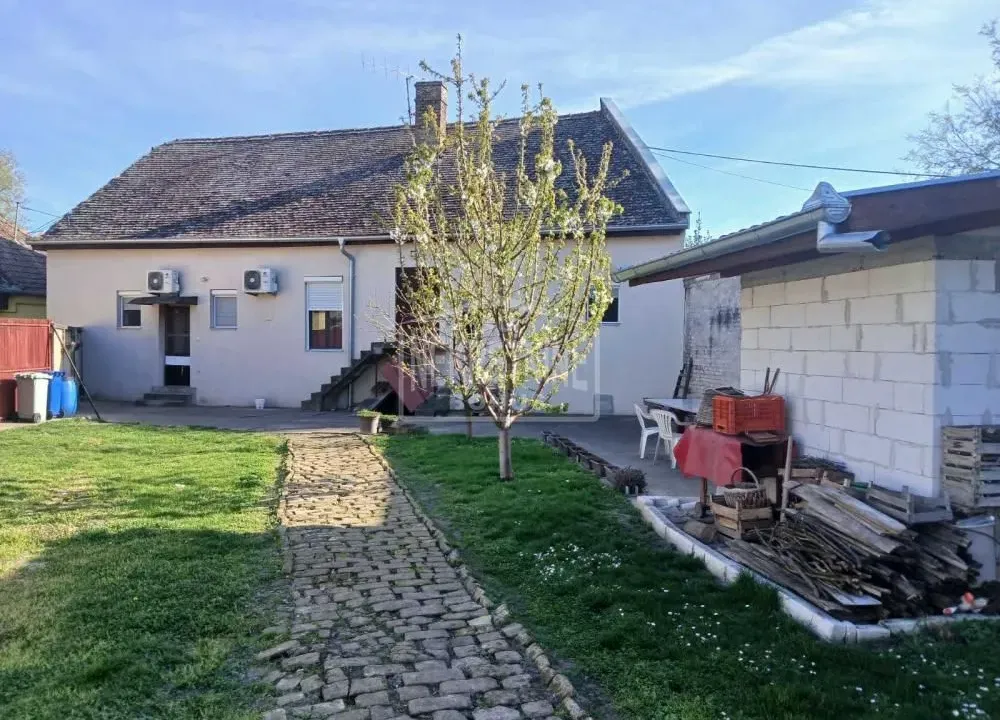 Prodaja, kuća, 138m², Novo Selo, Subotica