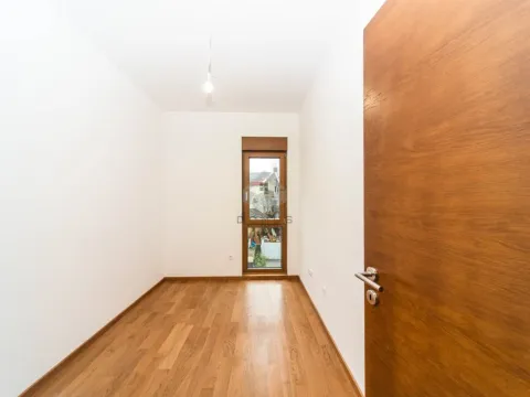 Rent, office space, 81m², Vezirov Most, Podgorica - image 5