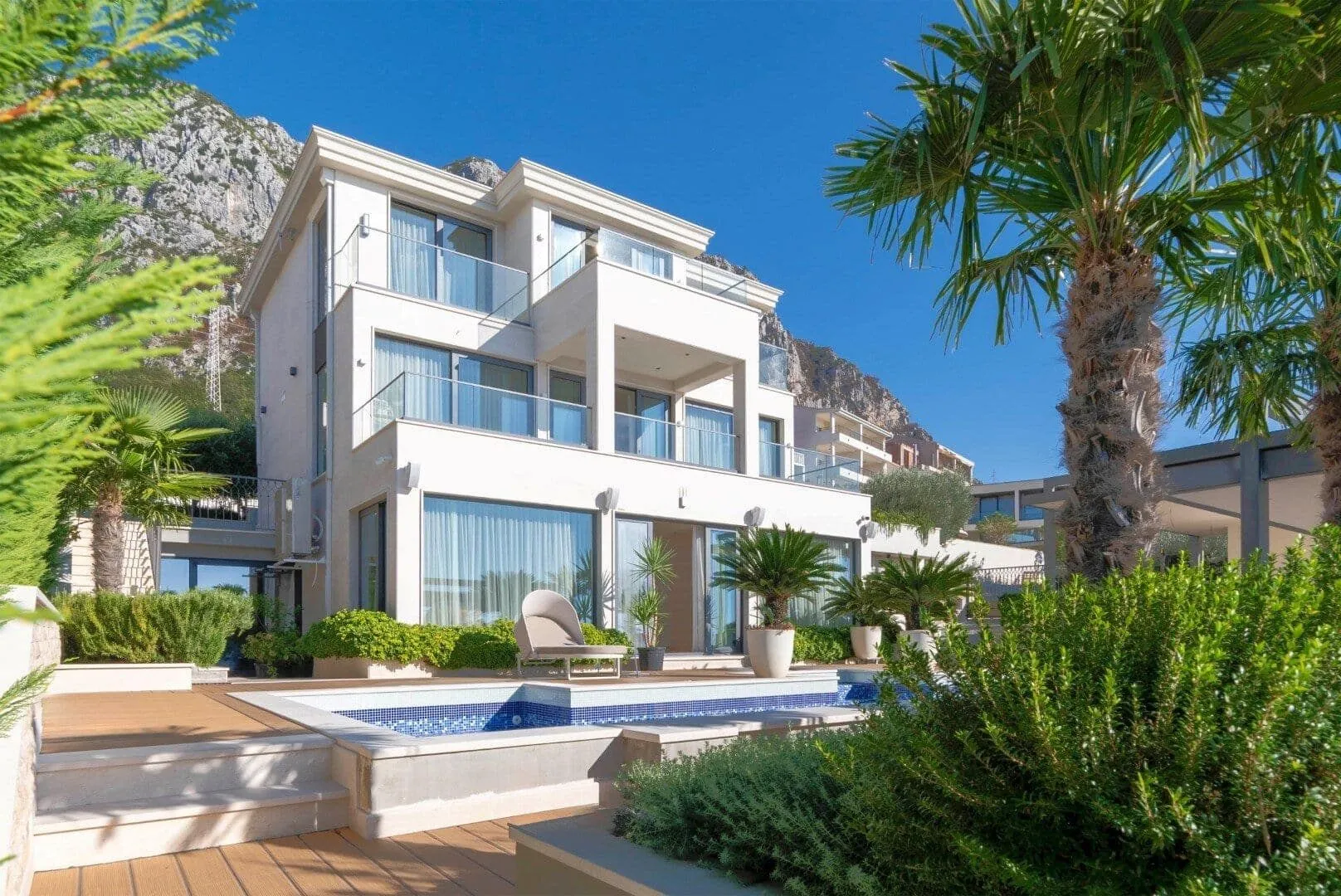 Prodaja, kuća, 400m², Blizikuće, Budva