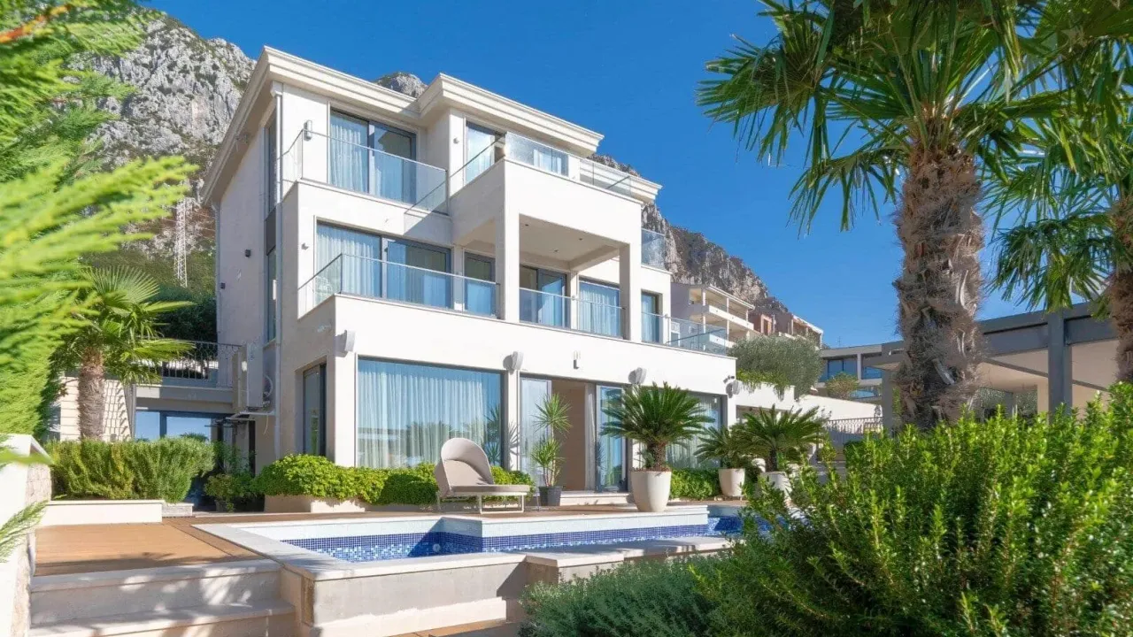 Prodaja, kuća, 400m², Blizikuće, Budva