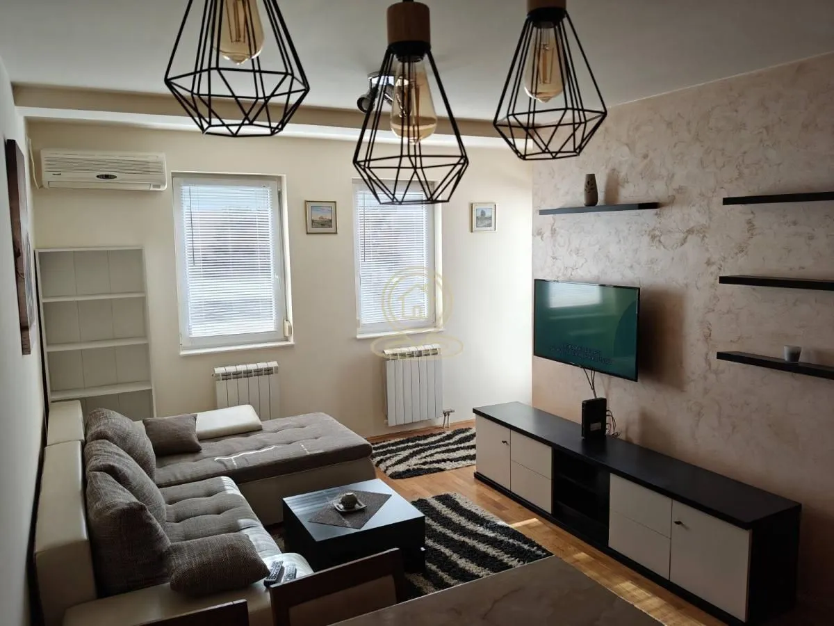 Rent, two bedroom apartment, 47m², Bulevar Oslobodjenja, Novi Sad Sve Podlokacije