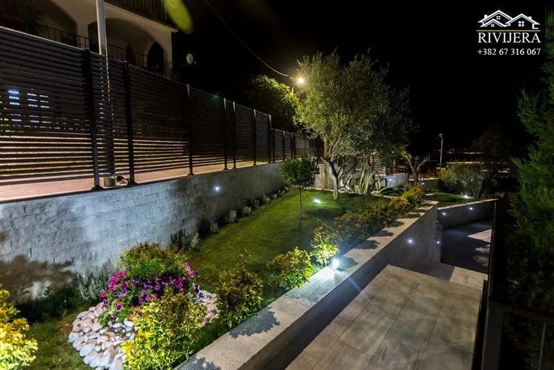 Prodaja, kuća, 323m², Đenovići, Herceg Novi