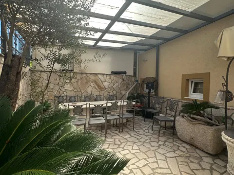 Izdavanje, jednosoban stan, 60m², Centar, Tivat - image 22