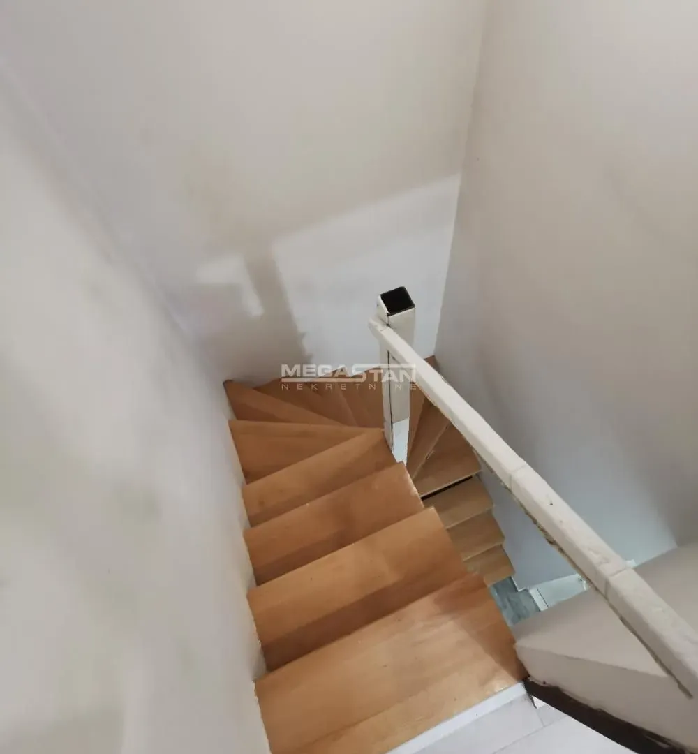 Prodaja, kuća, 130m², Ledine, Beograd