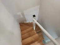 Prodaja, kuća, 130m², Ledine, Beograd - image 16