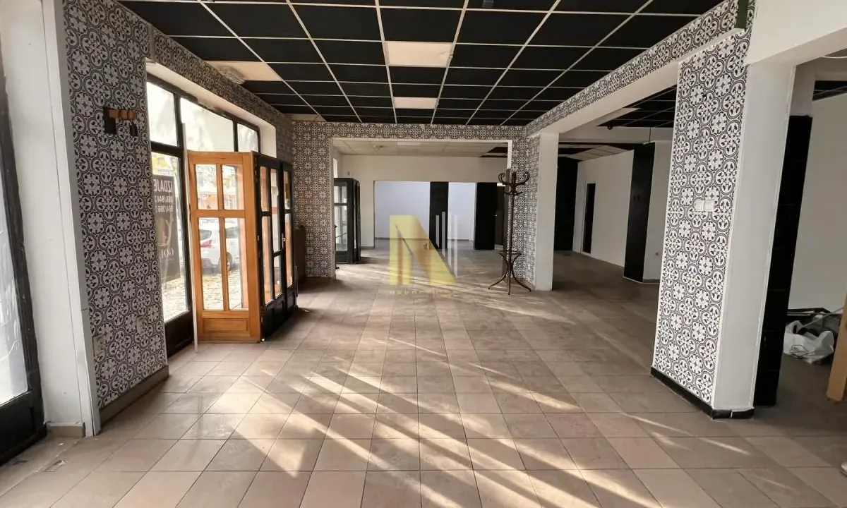 Izdavanje, poslovni prostor, 120m², Sajmište, Novi Sad