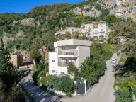 Sale, house, 400m², Perazića do, Budva - image 2