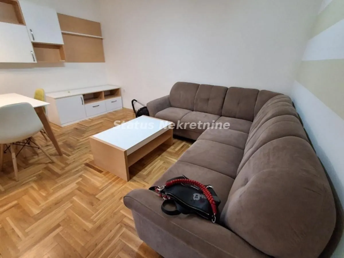 Izdavanje, dvosoban stan, 43m², Grbavica, Novi Sad Sve Podlokacije