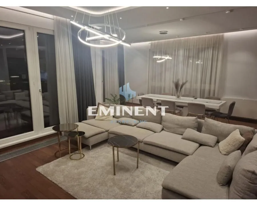 Izdavanje, četvorosoban stan, 178m², Kalenić Pijaca, Vračar Sve Podlokacije