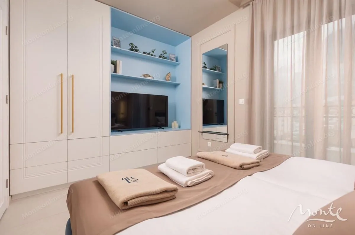 Prodaja, trosoban stan, 191m², Dobrota, Kotor