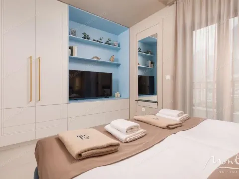 Sale, three bedroom apartment, 191m², Dobrota, Kotor - image 9