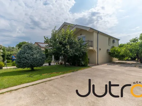 Rent, house, 250m², Donja Gorica, Podgorica - image 24