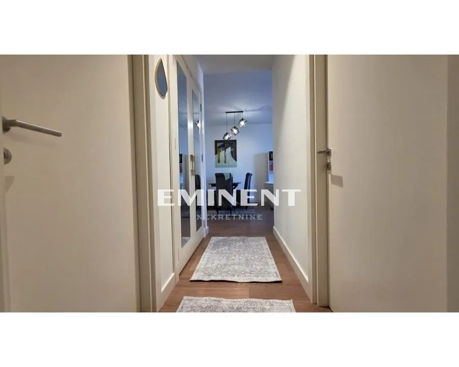 Izdavanje, trosoban stan, 79m², Savski Venac, Beograd