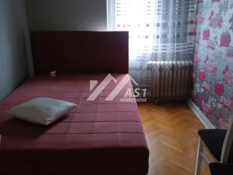 Izdavanje, četvorosoban stan, 100m², Centar, Novi Sad - image 6