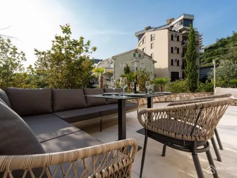 Sale, one bedroom apartment, 56m², Rafailovići, Budva - image 10