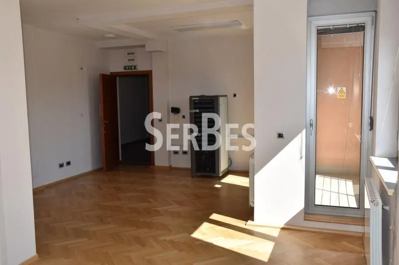 Izdavanje, poslovni prostor, 185m², Spens, Novi Sad Sve Podlokacije