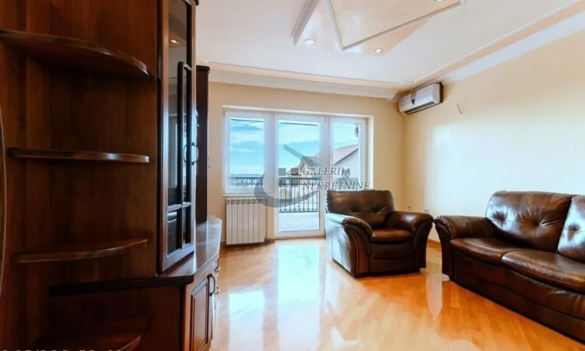 Prodaja, četvorosoban stan, 115m², Farmaceutski Fakultet, Voždovac Sve Podlokacije