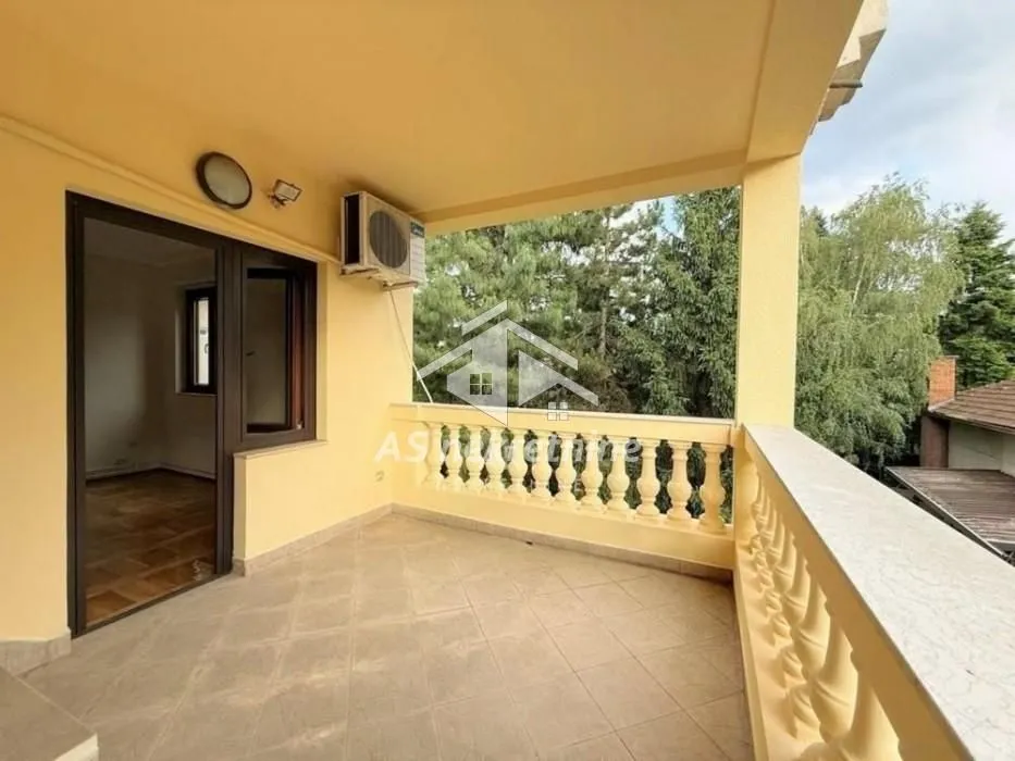 Izdavanje, stan, 210m², Savski Venac, Beograd