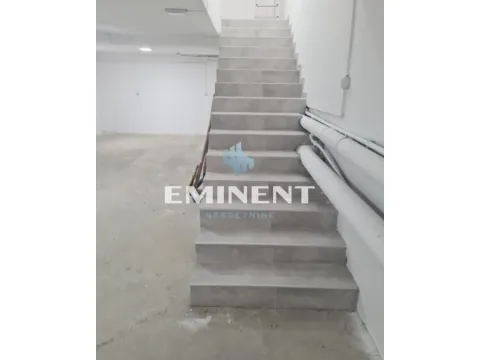 Izdavanje, kuća, 221m², Stari Grad, Beograd - image 17