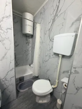 Izdavanje, garsonjera, 30m², Centar, Cetinje - image 5