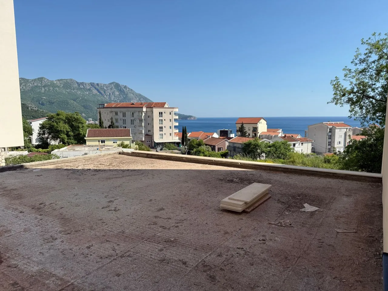 Izdavanje, jednosoban stan, 38m², Bečići, Budva