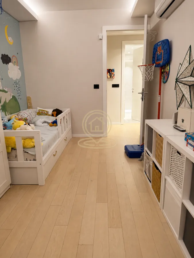 Izdavanje, četvorosoban stan, 104m², Stari Grad, Beograd