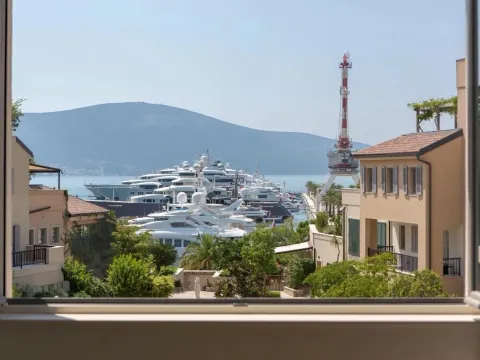 Rent, two bedroom apartment, 164m², Porto Montenegro, Tivat - image 2