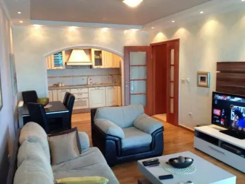 Prodaja, dvosoban stan, 76m², Preko Morače, Podgorica - image 1