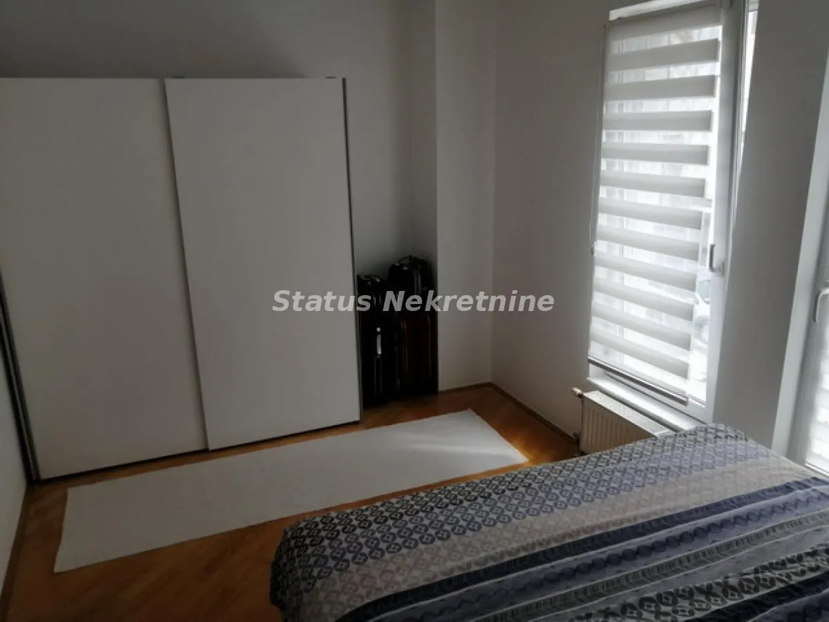Sale, office space, 330m², Ruma, Srbija