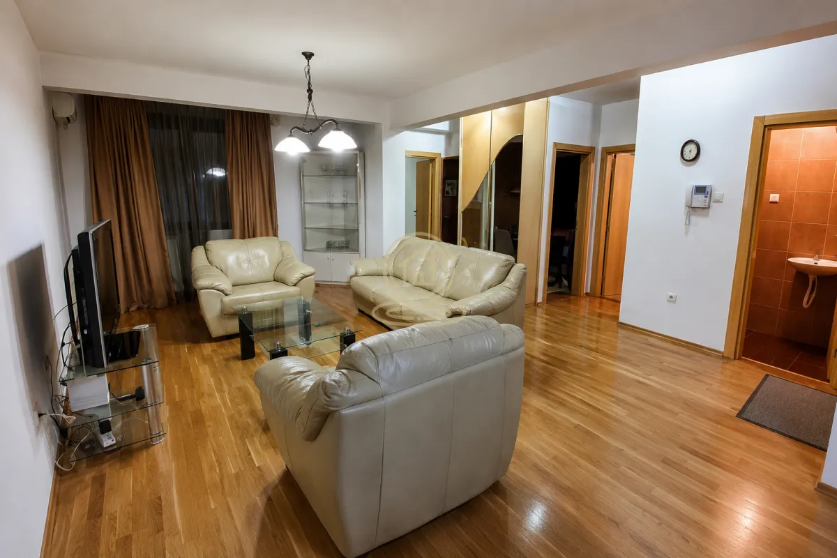 Rent, three bedroom apartment, 87m², Vračar Hram, Vračar Sve Podlokacije