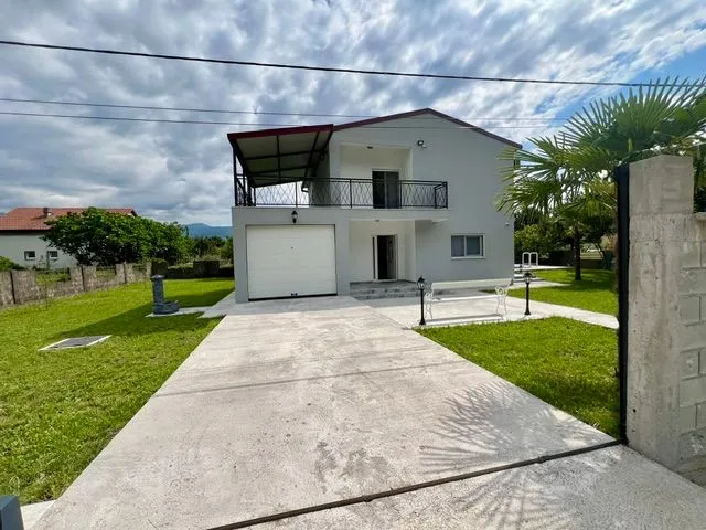 Izdavanje, kuća, 144m², Grbe, Danilovgrad