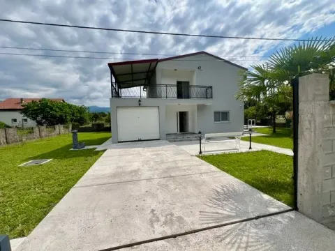 Kuća in Grbe
