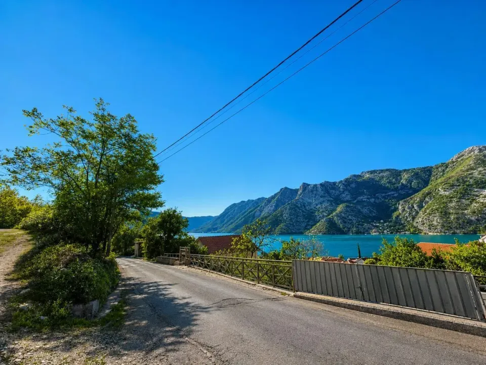 Prodaja, plac, 425m², Risan, Kotor