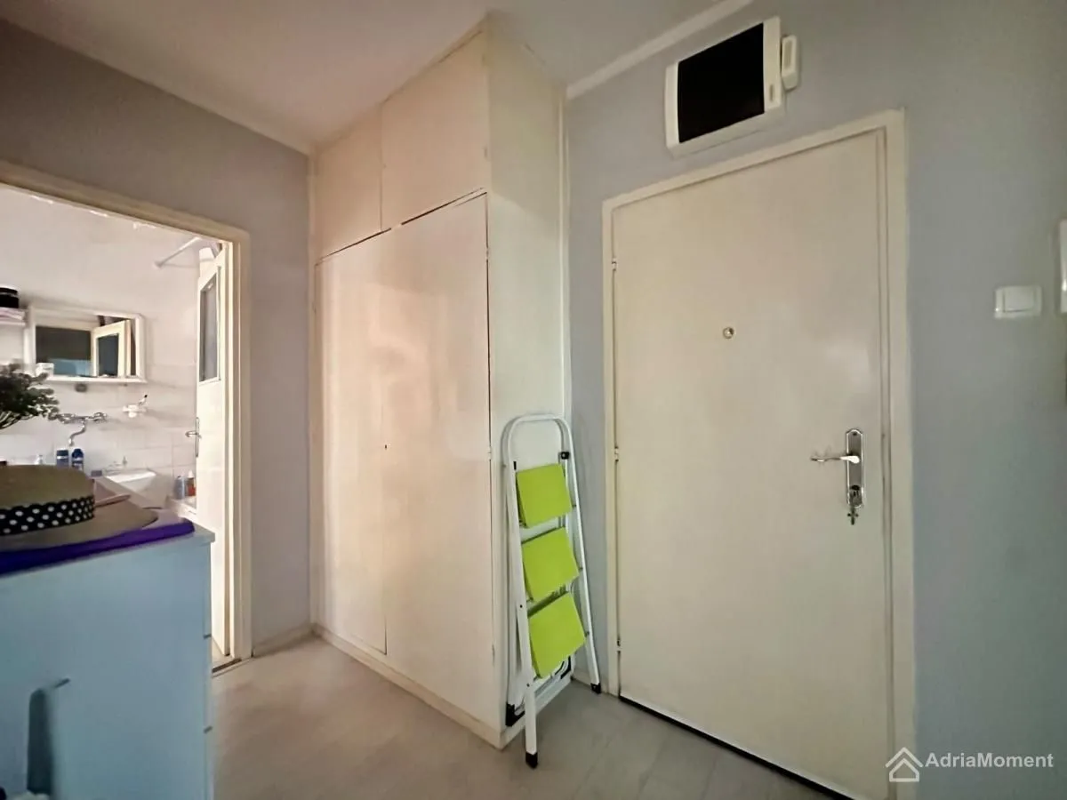 Prodaja, dvosoban stan, 67m², Centar, Tivat