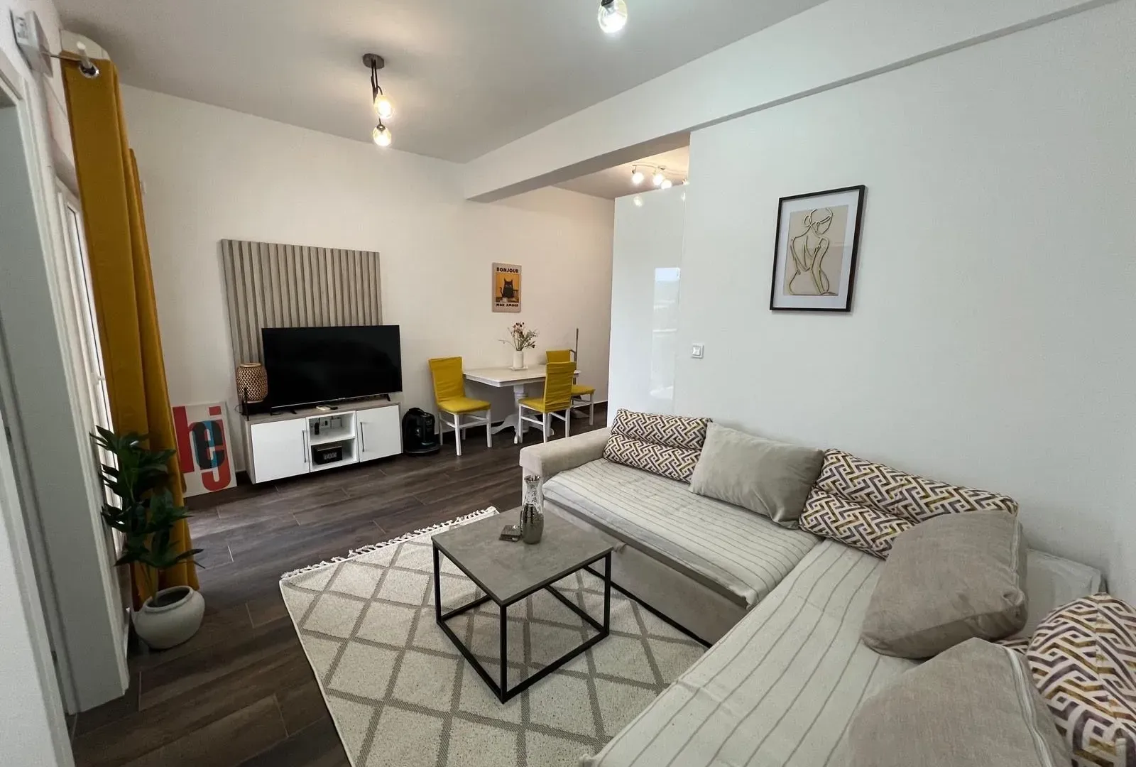 Izdavanje, dvosoban stan, 56m², Marići, Tivat