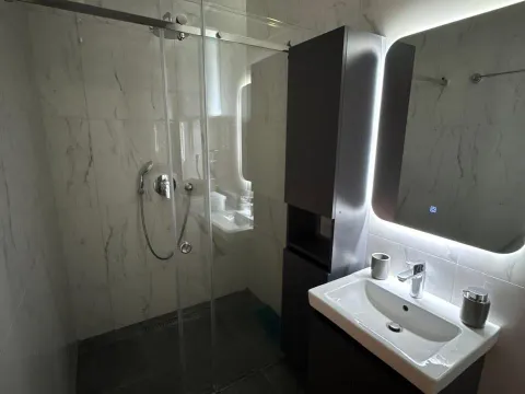 Prodaja, dvosoban stan, 77m², Centar, Bar - image 9