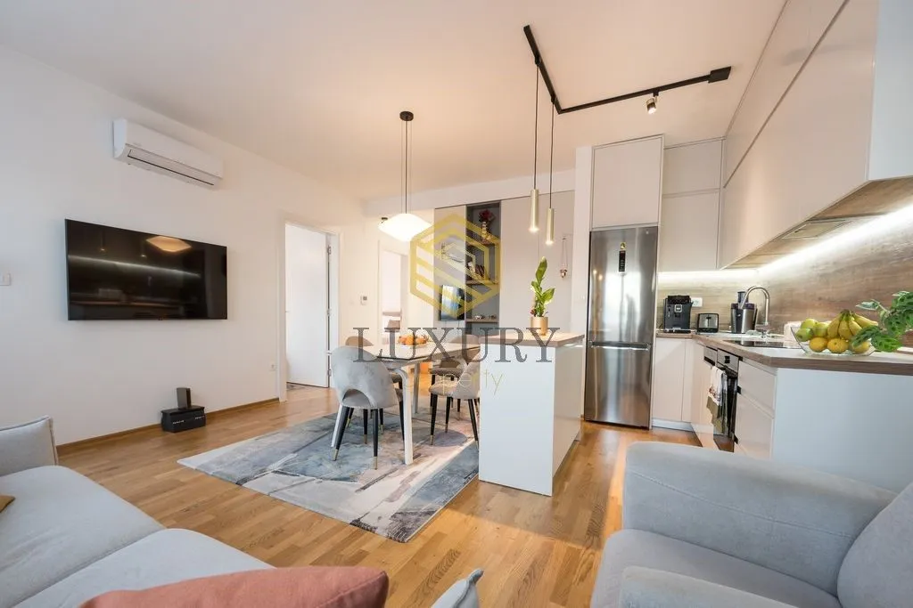 Prodaja, dvosoban stan, 63m², Pod Kuk, Tivat