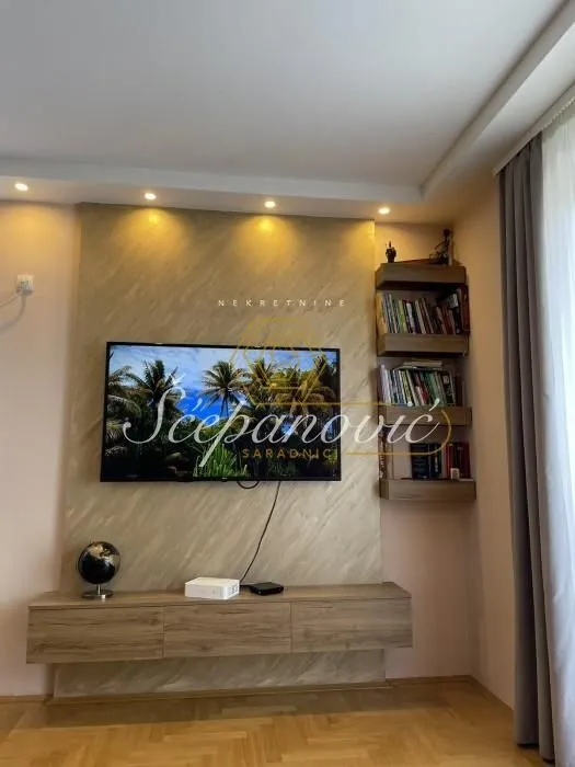Prodaja, trosoban stan, 65m², Novo naselje, Novi Sad