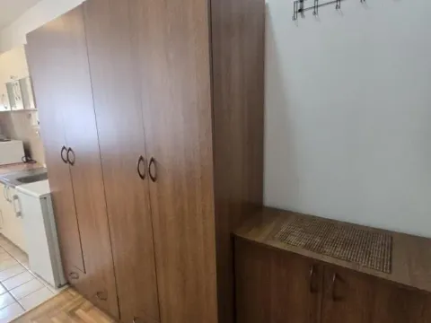 Izdavanje, garsonjera, 25m², Bulevar Evrope, Novi Sad Sve Podlokacije - image 6