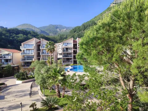 Sale, one bedroom apartment, 66m², Petrovac, Budva - image 8