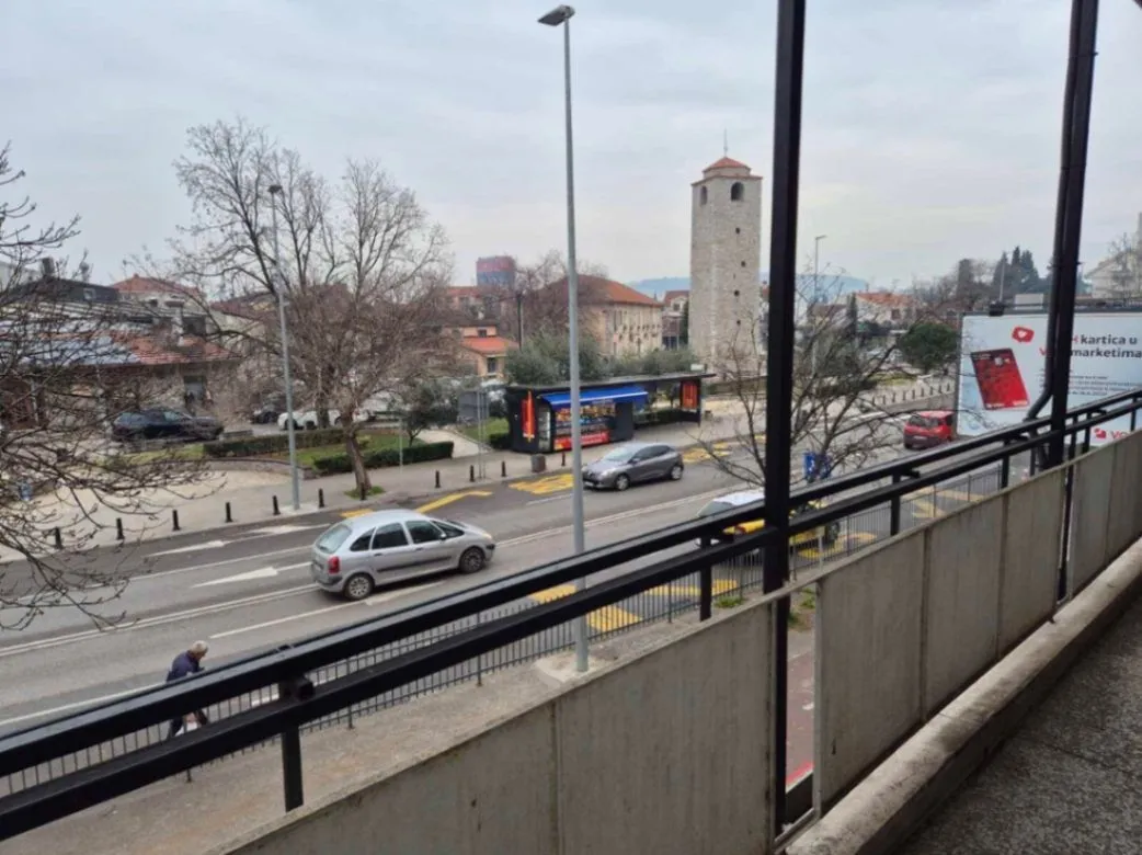 Izdavanje, dvosoban stan, 80m², Stara Varoš, Podgorica